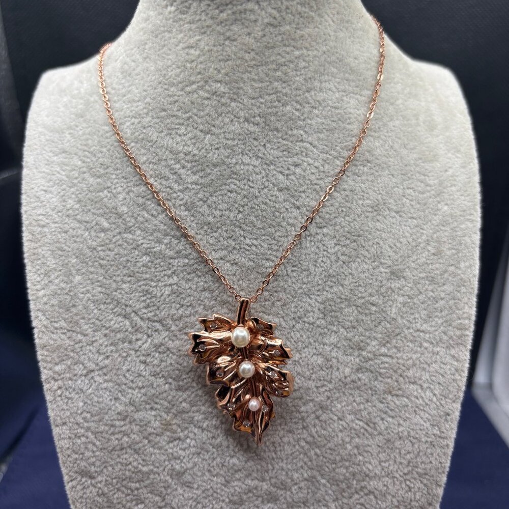 Fragrant Jewels Rose Gold Plated Pendant Brooch Necklace Faux Pearls & Crystals